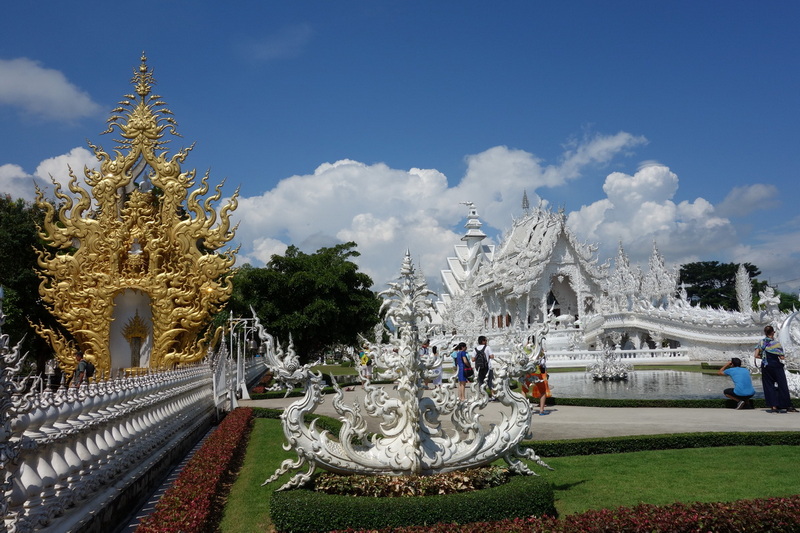 wat rong khun, rong khun temple, white temple, attractions in chiang rai, chiang rai attractions, must place in chiang rai