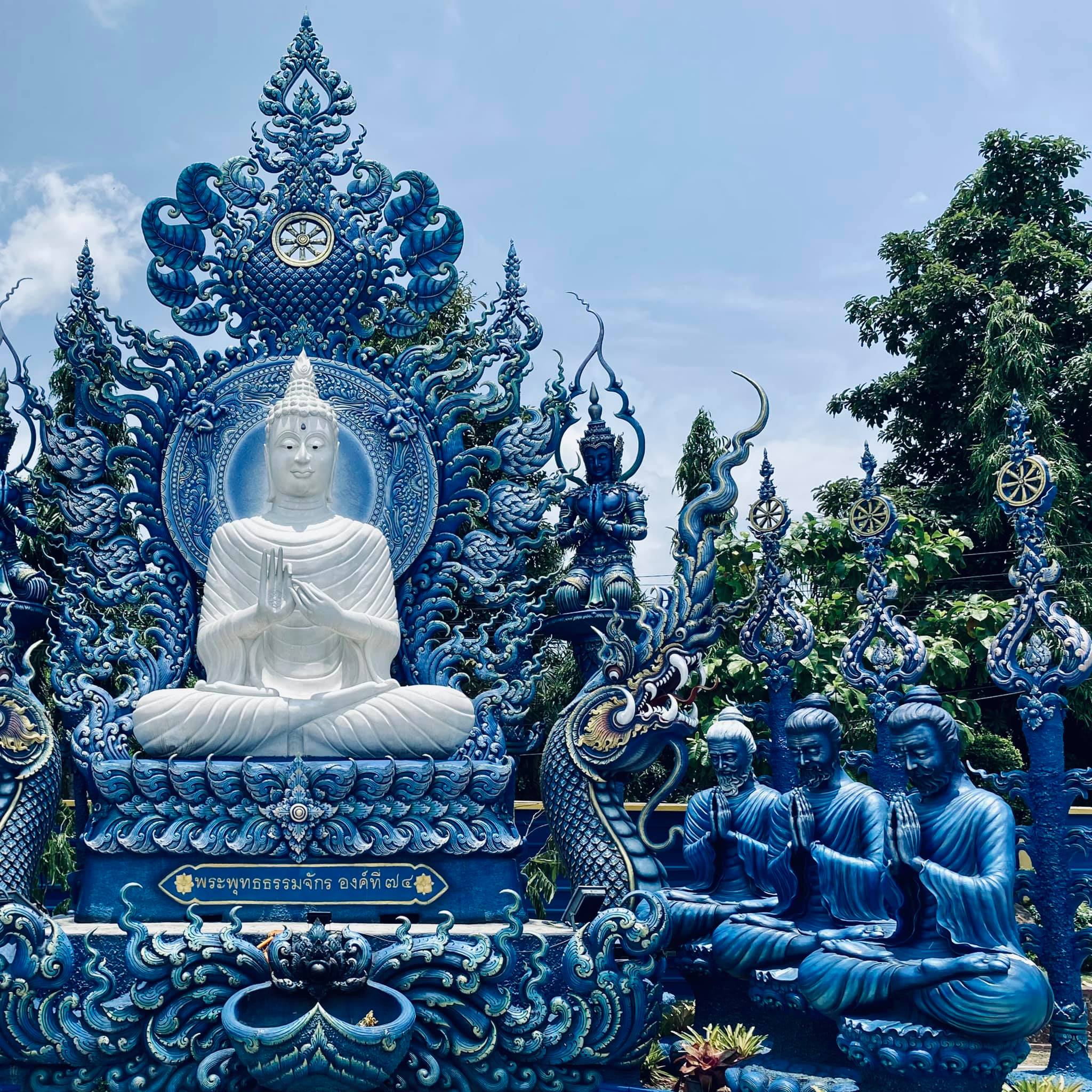 blue temple, blue temple chiang rai, wat rong suea ten, wat rong sueaten, rong suea ten temple, rong sueaten temple, the blue temple, the blue temple chiang rai