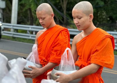 alms offering & temple hopping in chiang mai, alms offering in chiang mai, chiang mai almsgiving tour, morning alms to monks tour in chiang mai, monks alms offering tour in chiang mai, chiang mai sunrise tour, doi suthep sunrise tour