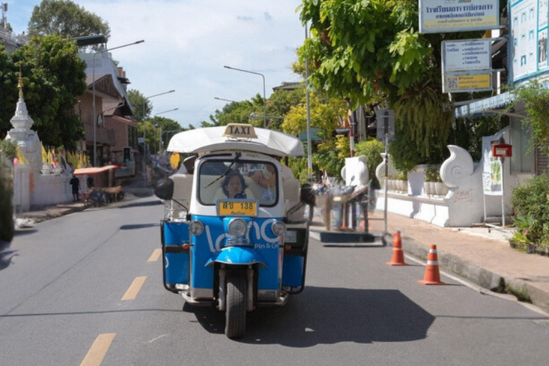 chiang mai tuk tuk tour, tuk tuk tour chiang mai, tuk tuk tour chiang mai city, chiang maicity by tuk tuk, chiang mai city half day tuk tuk tour