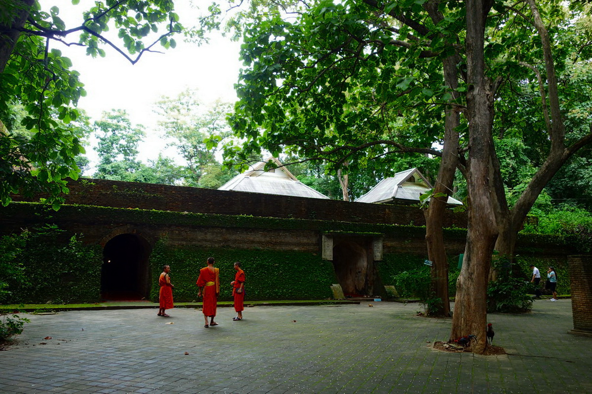 wat umong, wat u-mong, umong temple, u-mong temple