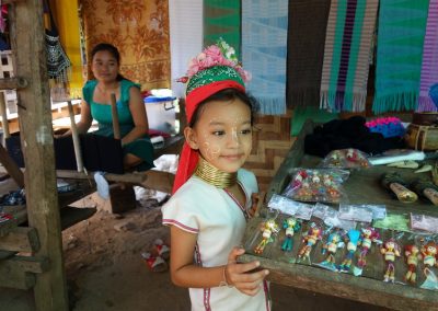 ban huay pu keng, kayan village ban huay pu keng long neck village, huay pu keng village, huay pu keng kayan village, huay pu keng long neck village