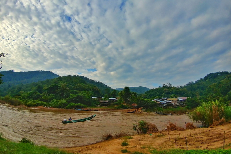 baan nam phiang din, ban nam phiang din, nam phiang din long neck village, nam phiang din village, ban nam phiang din long neck, ban nam phiang din long neck village