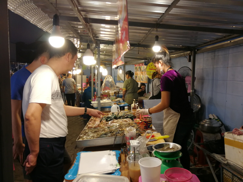 enjoy local street food at Saturday Market Chiang Mai
